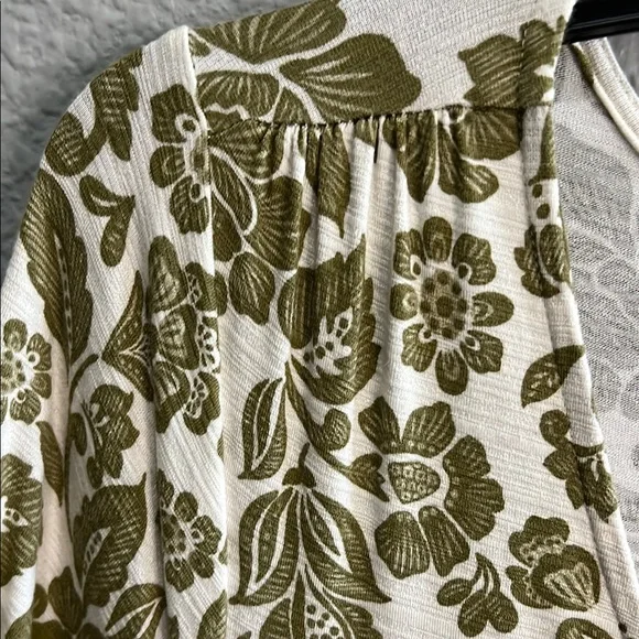 Lane Bryant Green and Cream Short Sleeve  swing Tee size 18/20 2X - Picture 5 of 6